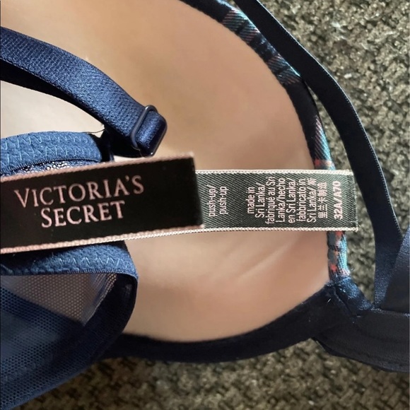 Victoria’s Secret Navy Plaid Bra 32A - Picture 3 of 3
